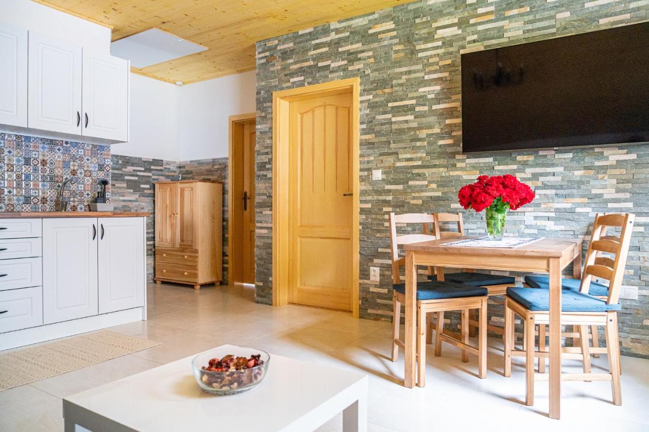Apartmány pod Rozsutcom- Zaťkov dvor Terchová Esterno foto
